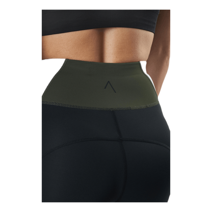 Shape Biker Shorts Green/Black